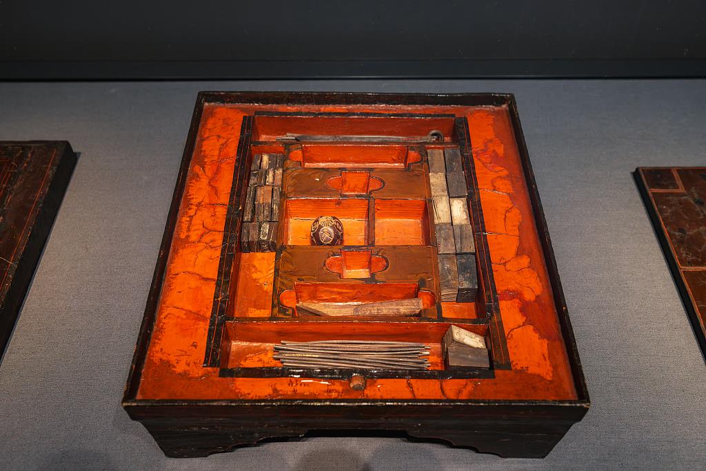 马王堆汉墓出土博具，也是现存最完整的一套博具。