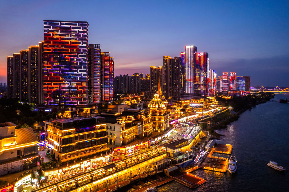 　　7月16日拍摄的长沙渔人码头（无人机照片）。新华社记者 陈思汗 摄