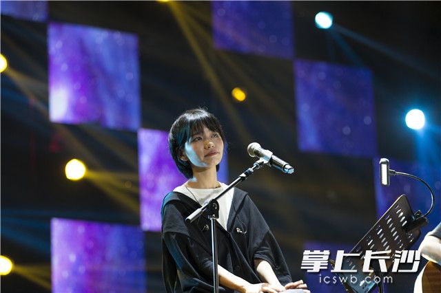 房东的猫主唱。 房东的猫主唱。