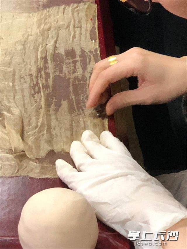 正在仿制中的素纱单衣。