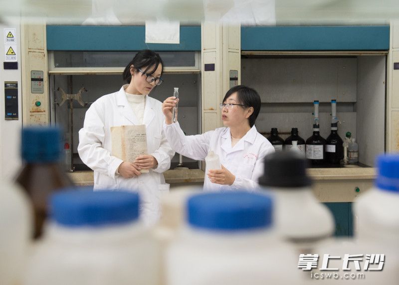 赵杨和苗雪雪今年响应就地过年号召，今年在长沙过年。