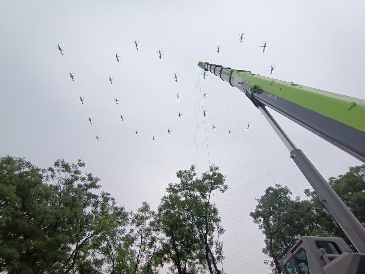 中联重科高端装备全程助力央视直播。  通讯员 丁未供图