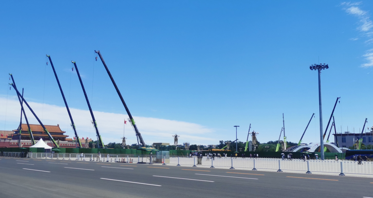 长沙工程机械“小绿奇迹军团”昼夜施工保障庆祝活动。 通讯员  丁未供图