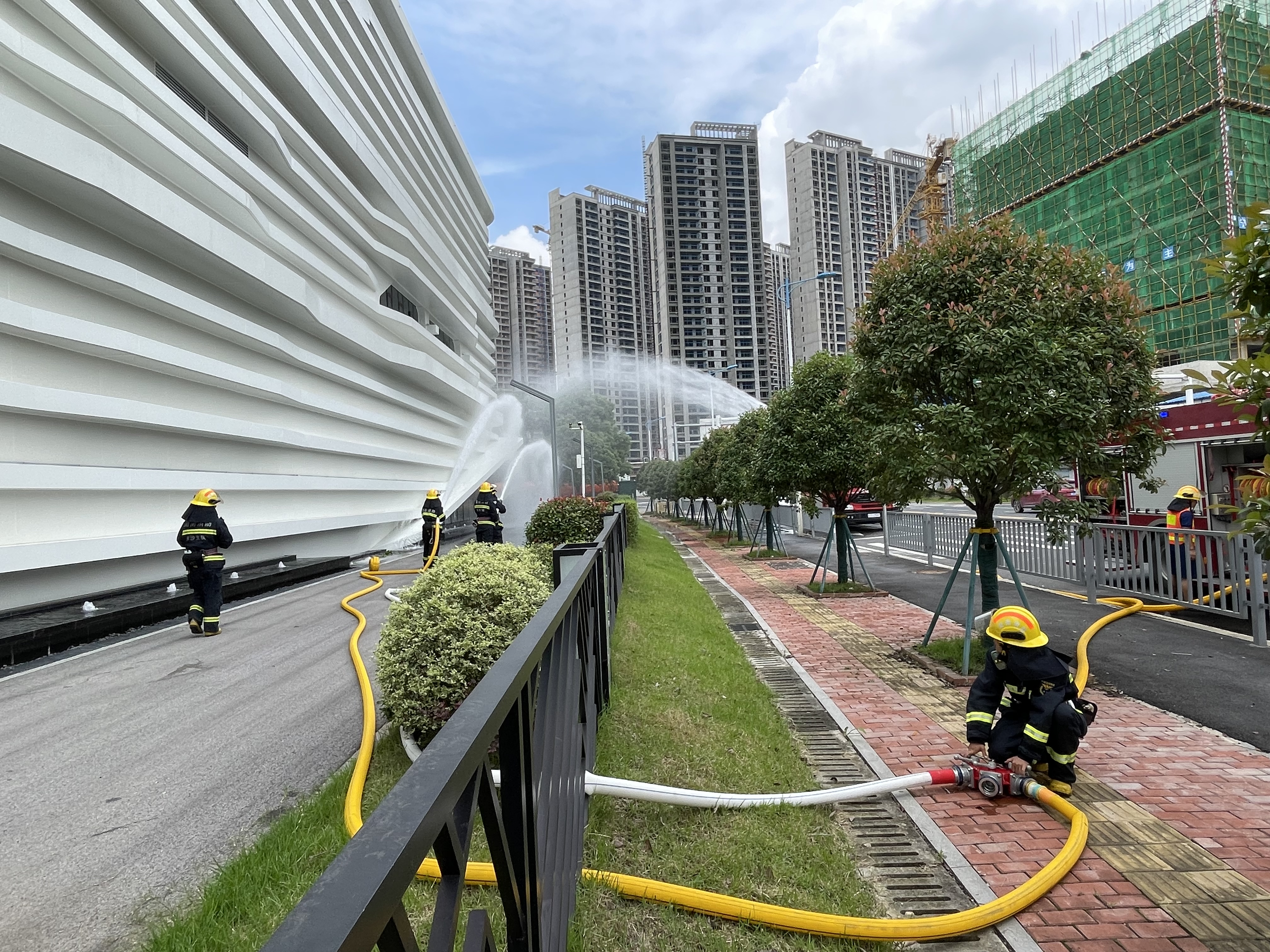 6月1日，长沙城发集团能源公司组织开展2022年“安全生产月”启动会暨综合应急演练。均为长沙晚报全媒体记者 陈焕明 摄