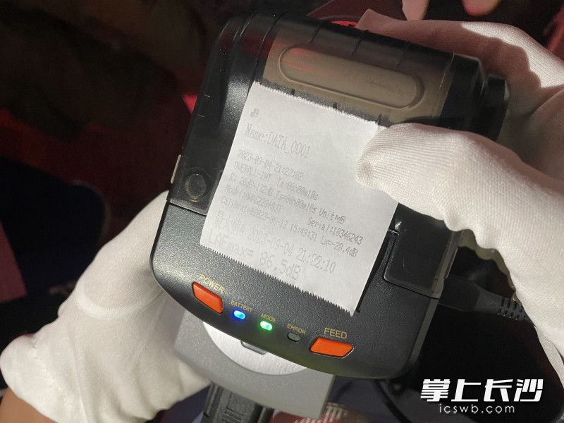 配套的打印机可及时打出噪声数值，作为执法依据提供给当事人。