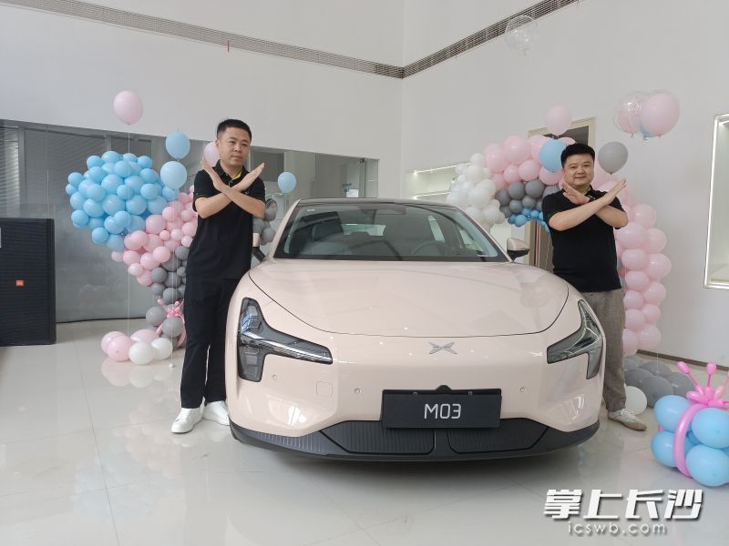 小鹏mona m03展车揭开神秘面纱。 均为长沙晚报全媒体记者曹开阳摄