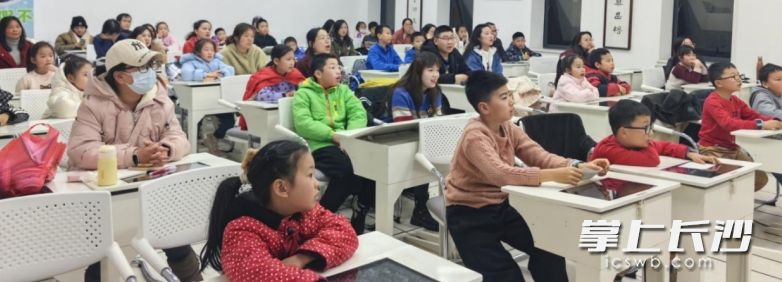 长沙图书馆寒假多语种公益课堂顺利结课。  通讯员供图