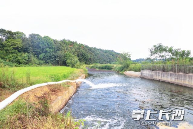 采取 “五级提灌” 的方式,从楼席港入靳江河口处将水源依次提灌至各大坝。 采取 “五级提灌” 的方式,从楼席港入靳江河口处将水源依次提灌至各大坝。