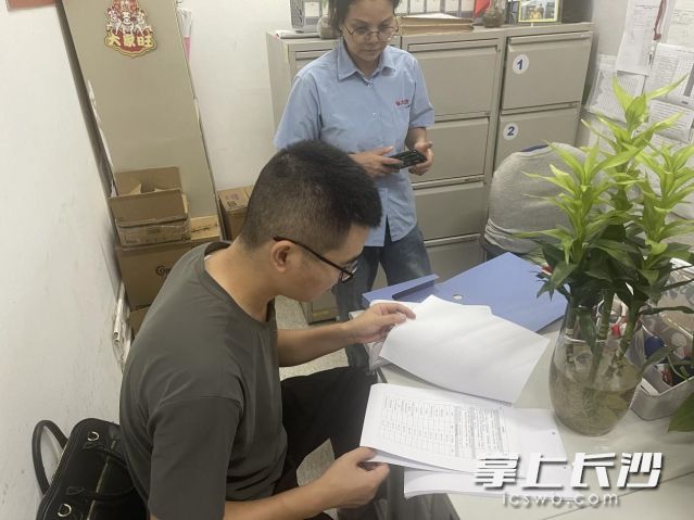 此次检查重点围绕消防安全设施的“完好性、有效性、规范性”展开。 均为长沙晚报通讯员 舒敏供图 此次检查重点围绕消防安全设施的“完好性、有效性、规范性”展开。 均为长沙晚报通讯员 舒敏供图