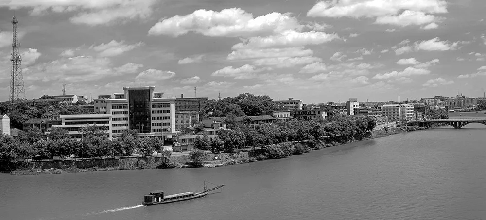 △2005年的沩江河畔