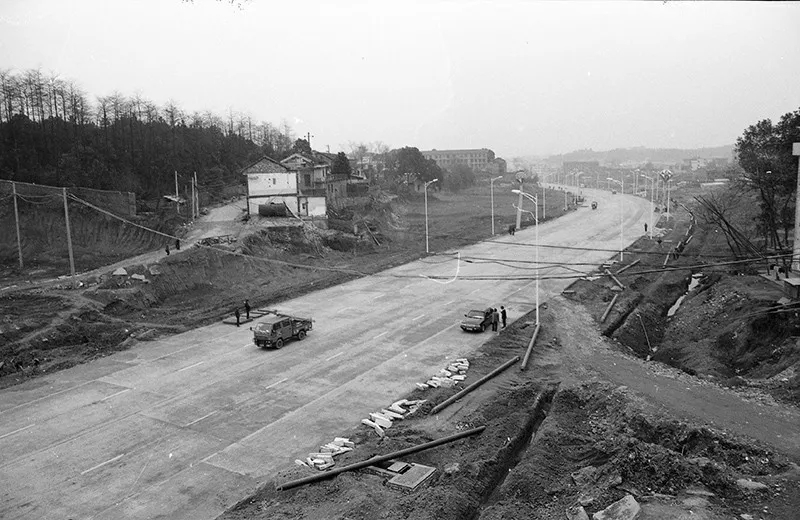 △2002年的一环西路304大队施工段