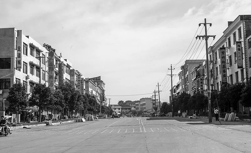 △2004年的花明北路