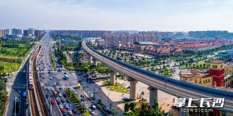 长株潭城际铁路加速了长株潭一体化的进程。 长株潭城际铁路加速了长株潭一体化的进程。