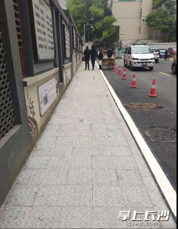 提质后的人行过道。