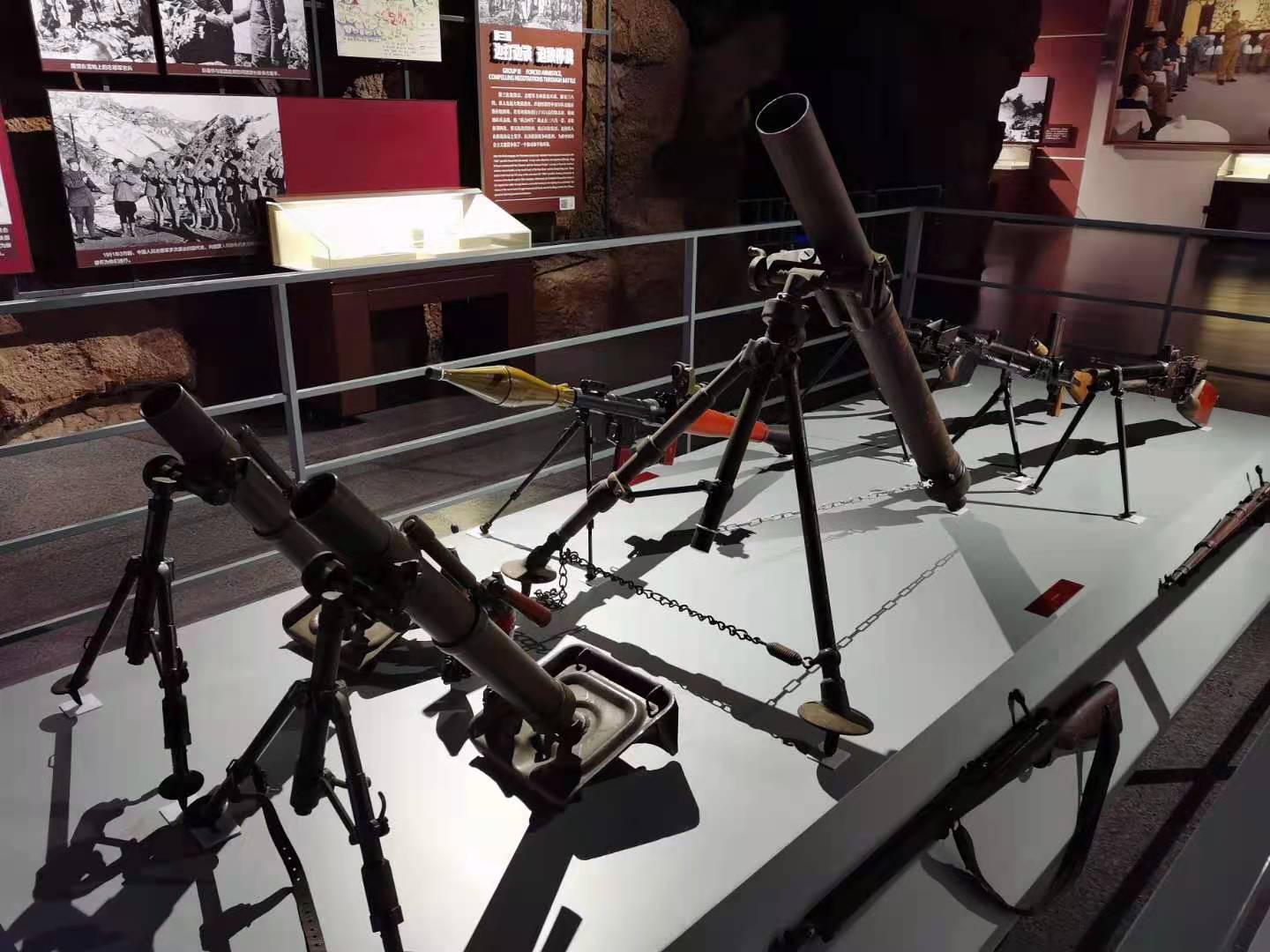彭德怀纪念馆陈列的志愿军使用过的部分武器。长沙晚报全媒体记者 朱炎皇 摄