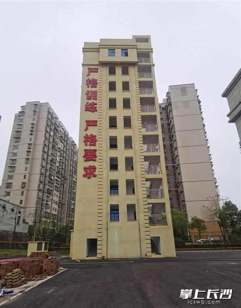 消防站训练塔。