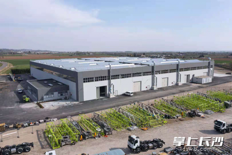 新工厂将实现中联重科塔机、汽车起重机等产品本地化生产。通讯员 丁未供图