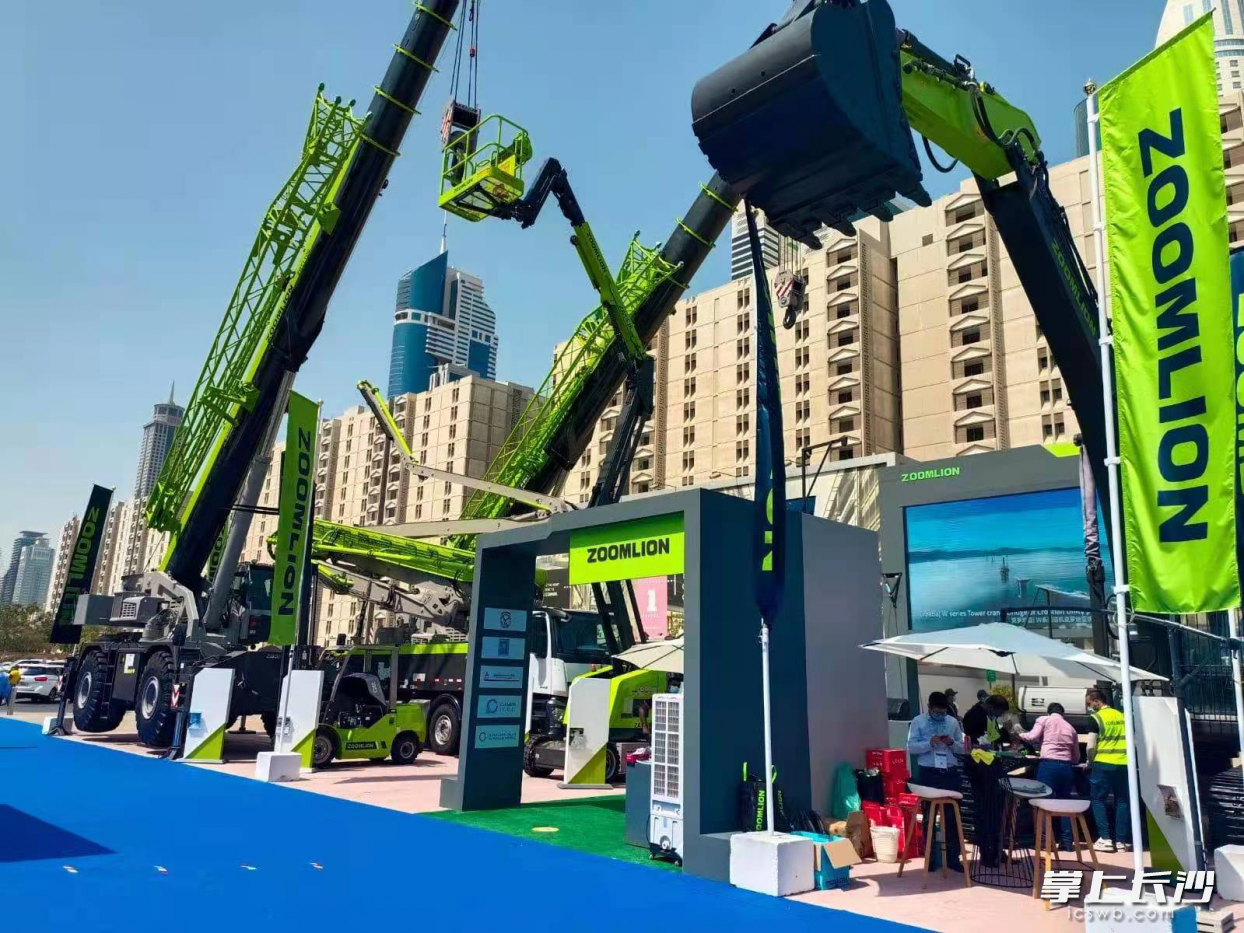 中联重科参加中东迪拜五大行业展。  均为长沙晚报通讯员丁未供图