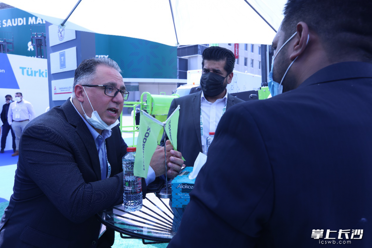 中联重科展区人流不断。