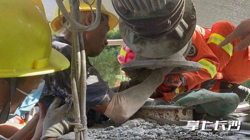 救援现场。   长沙晚报通讯员 李文翠 供图