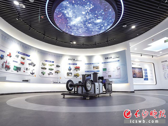 北峪科技展厅里的无人车底盘。长沙晚报全媒体记者 冯启阳 摄