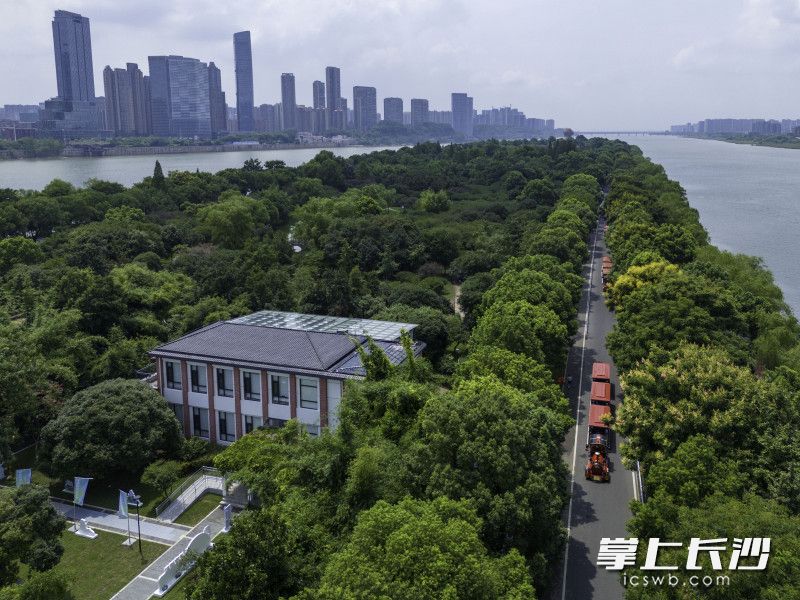 长沙橘子洲零碳能源体验厅是一幢坐落在唐生智公馆旁的两层楼建筑。 均为长沙晚报全媒体记者郭雨滴摄