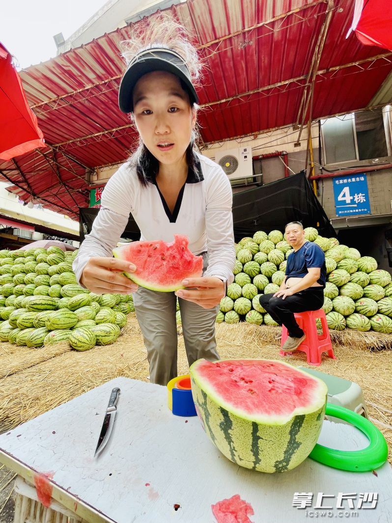 西瓜热卖，一个也是批发价。