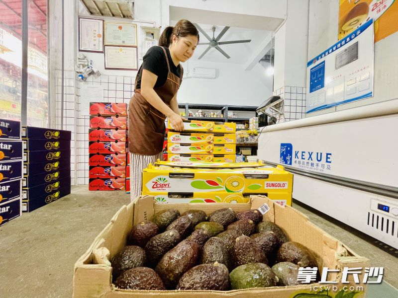 老网红也在逐步精品店化、互联网化，让消费者有更好的体验感。