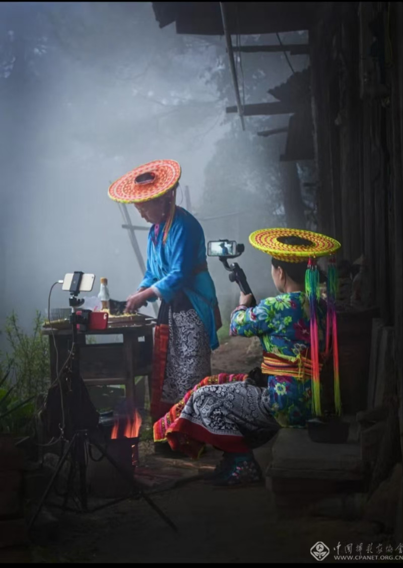 作品类别：“温暖”主题单元（单幅）作品名称：立传作者姓名：张光