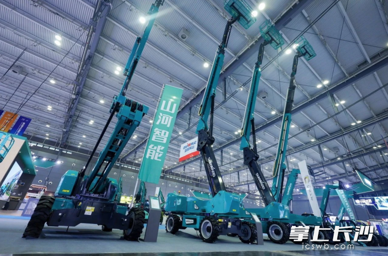 商河智能高空作业平台产品。