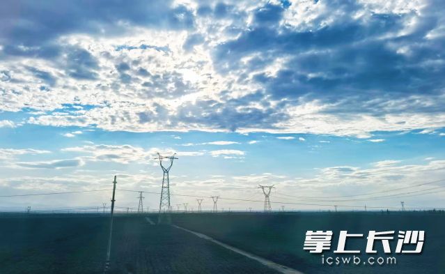 14日到16日为高温鼎盛时段,多地将现40℃以上的酷热天气。 14日到16日为高温鼎盛时段,多地将现40℃以上的酷热天气。