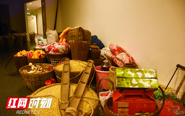 ▲《大地颂歌》中使用的道具。