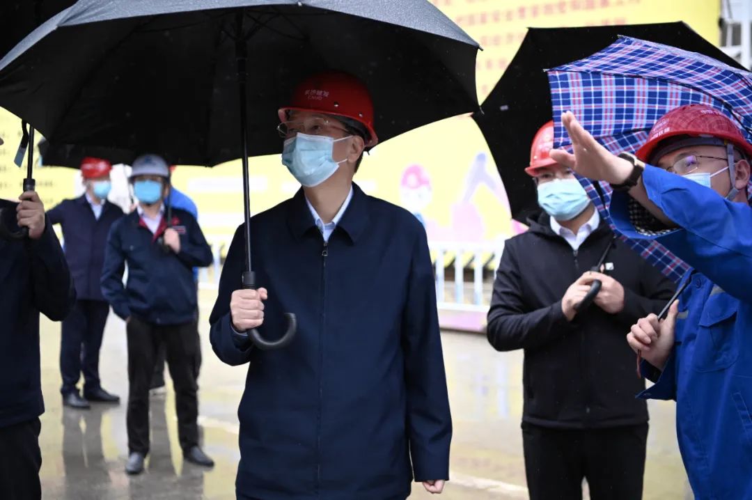 文树勋了解湘雅路过江隧道项目情况。 文树勋了解湘雅路过江隧道项目情况。