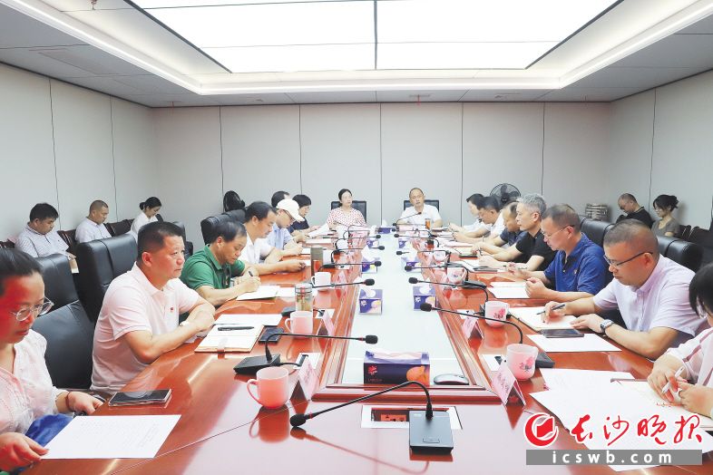 8月14日，长沙晚报、长沙市生态环境局联合组织召开微宣讲暨座谈交流会。长沙晚报全媒体记者 匡春林 摄