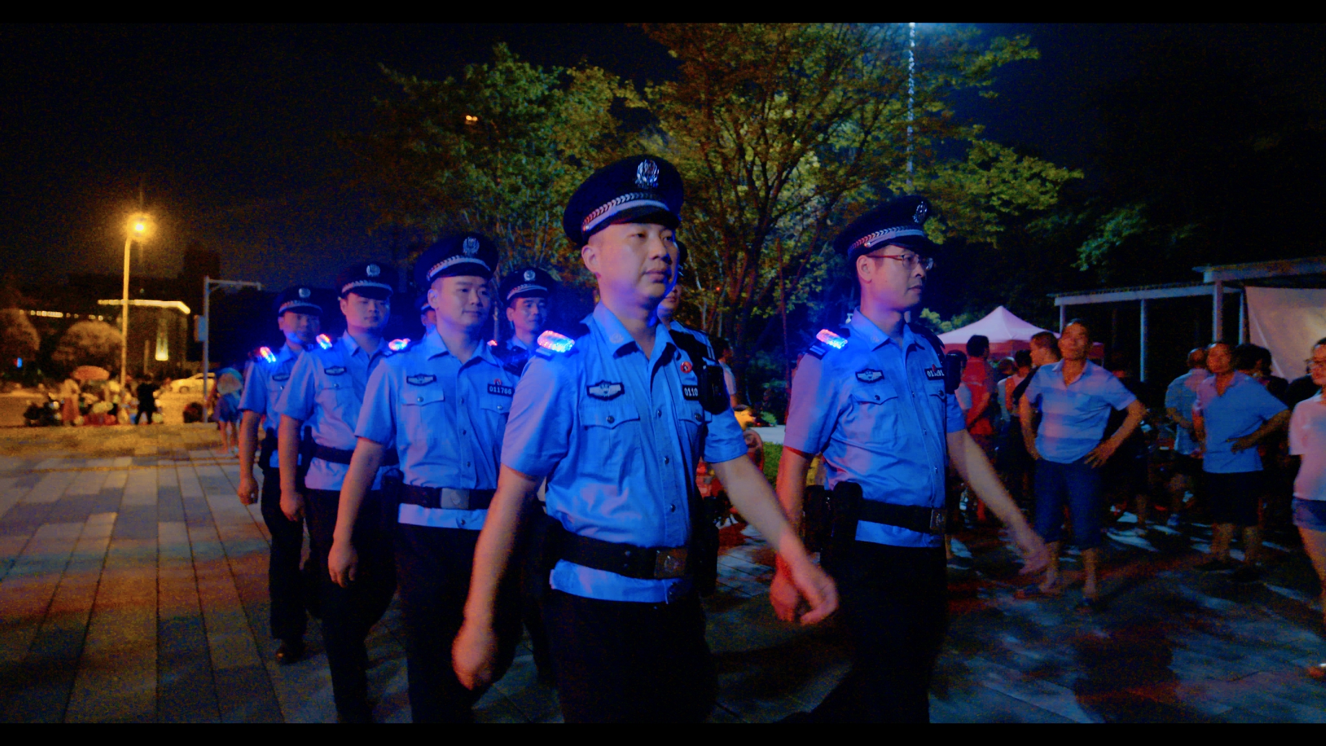 雷锋派出所所领导带领巡逻