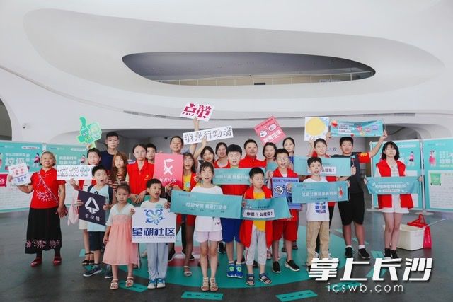 联席单位合作为社区居民举办的垃圾分类活动。