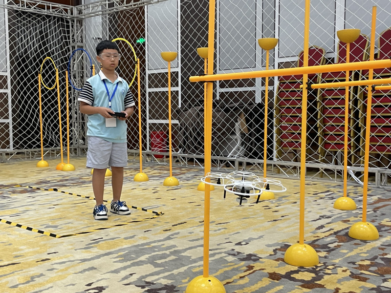 全国青少年第六届无人机大赛湖南省赛现场。长沙晚报全媒体记者 陈焕明 摄