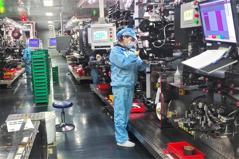 湖南华兴新能源科技有限公司的现代化生产车间。段华良 摄