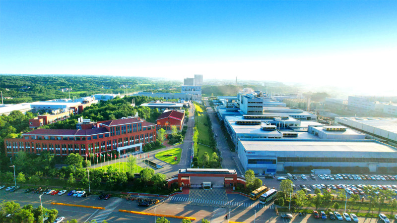 中伟集团致力打造世界级企业，明确了2026年实现“千亿市值、千亿投资、千亿产值”目标。受访方供图