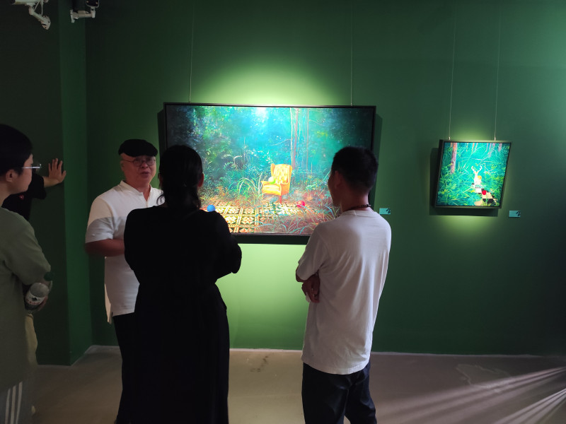 艺术家导览展览。均为长沙晚报全媒体记者 宁莎鸥 摄