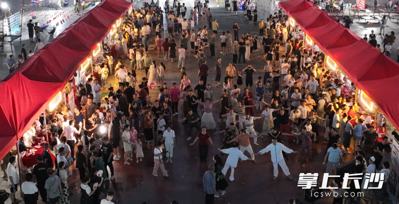 夜市活动现场。 均为通讯员供图