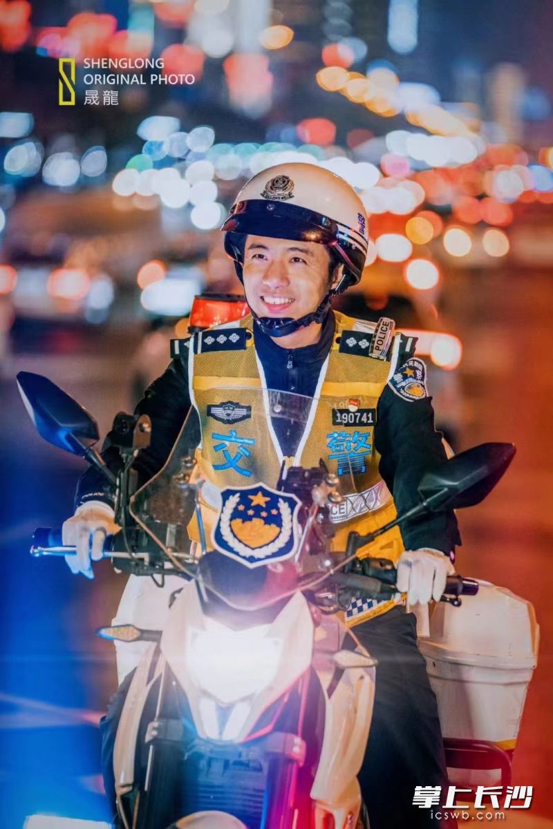 交警石文宇。 均为通讯员供图