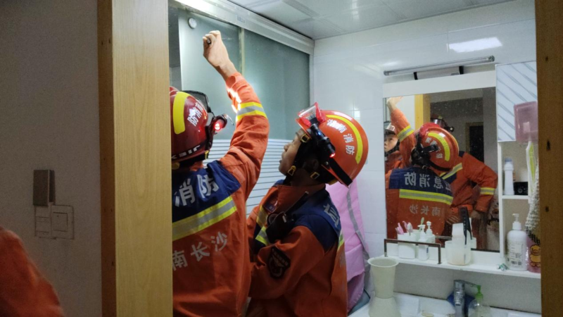 长沙市望城区月亮岛消防救援站救援现场。通讯员供图