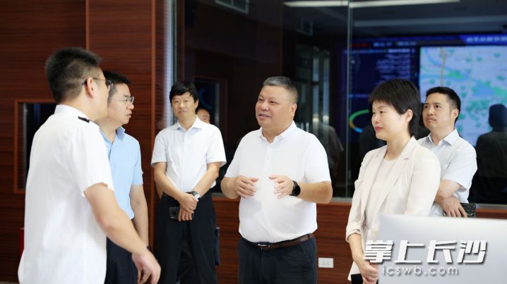 27日，市政协主席陈刚带队前往长沙市公共卫生中心检查督导节前安全生产工作。长沙晚报全媒体记者 盛磊 摄