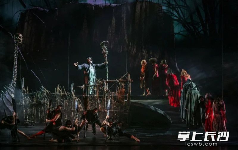 音乐剧《神曲》剧照。