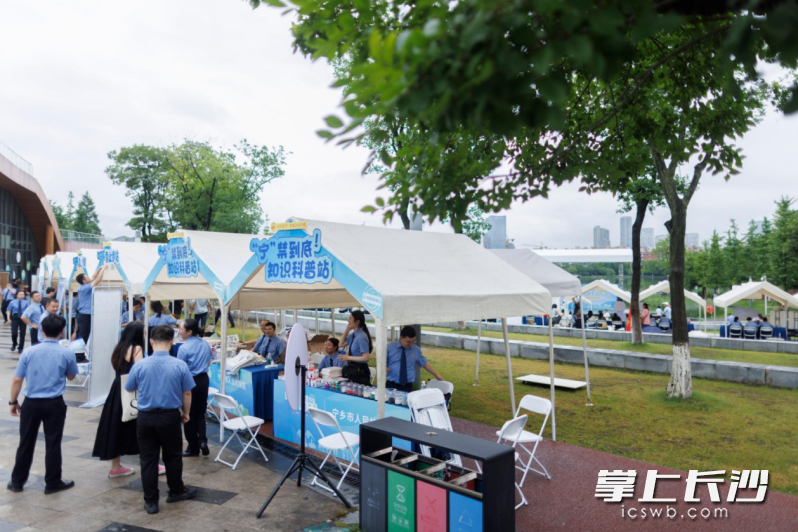 “长检馨声·禁毒法治市集”活动现场。 “长检馨声·禁毒法治市集”活动现场。