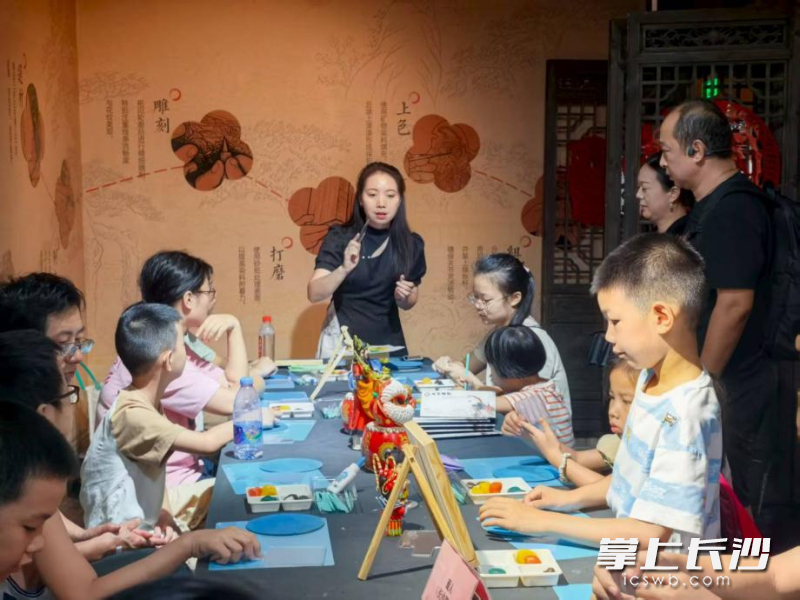 非遗传习活动。