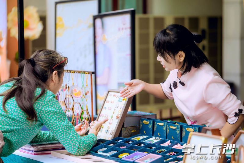 非遗从场馆走入生活。