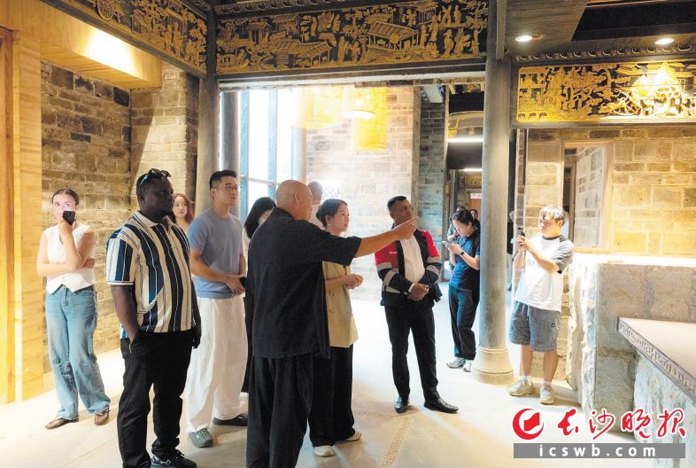 中外文旅博主打卡宁乡大夫第博物馆温泉民宿。星辰文旅供图