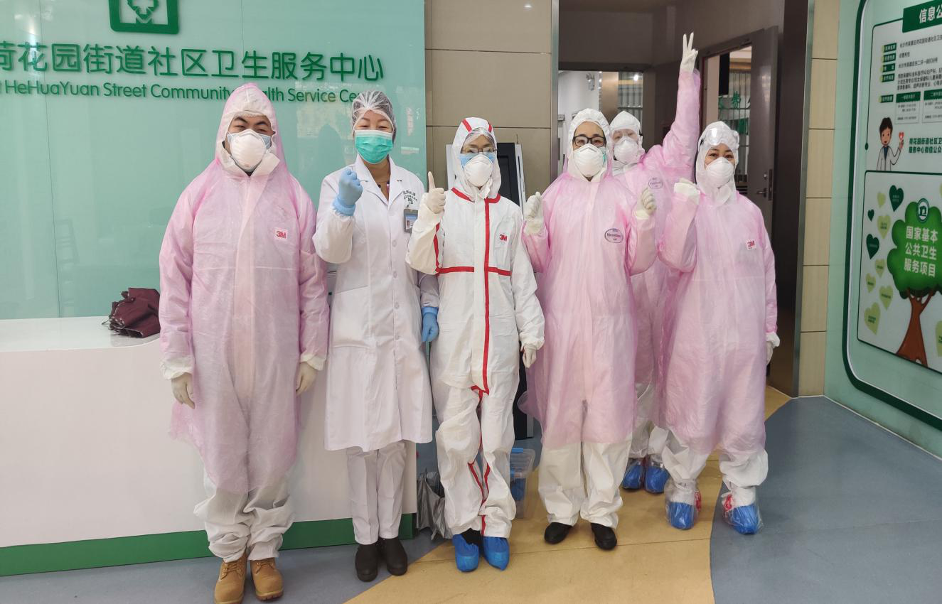 荷花园街道社区卫生服务中心李泳鑫、李 清、杨 璐、李海叶、吴晓燕、饶兰琳 ——每天与时间赛跑，多一份努力，群众就多一份安心